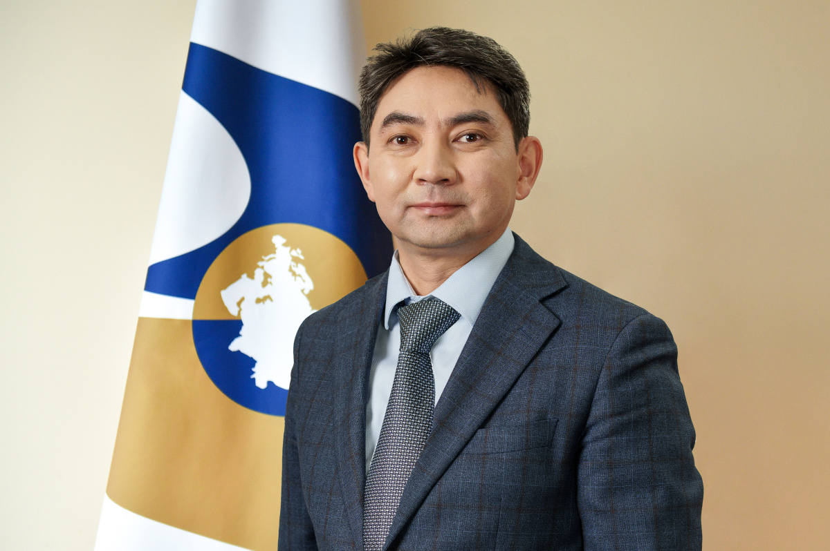 Бакенов Ернар