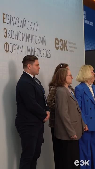 Деловые контакты в кулуарах ЕЭФ-2025