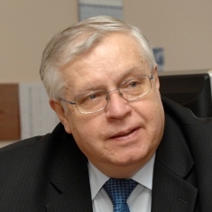 Интервью министра по техническому регулированию ЕЭК Валерия Корешкова информационному агентству АрмИнфо по теме создания в Евразийском экономическом союзе общих рынков лекарств и медизделий