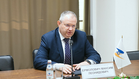 Рабочая встреча Максима Ермоловича с заместителем председателя Агентства по защите и развитию конкуренции Казахстана Болатом Самбетовым