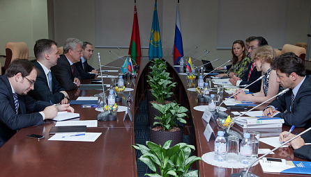 Виктор Христенконың Колумбияның Сауда, өнеркәсіп және туризм министрі Серхио Диас Гранадоспен кездесуі