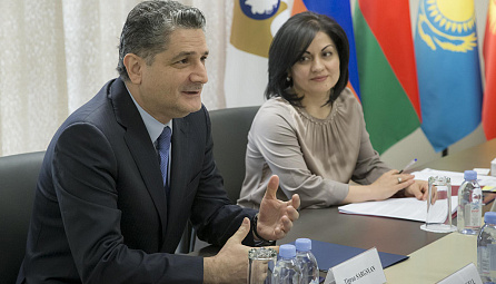 ԵՏՀ Կոլեգիայի նախագահ Տիգրան Սարգսյանի հանդիպումը Ռուս-ամերիկյան գործարար խորհրդի նախագահ Դենիել Ռասսելի հետ