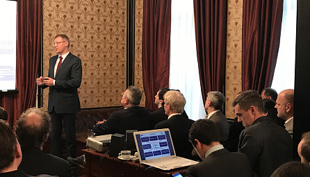 Представители ЕЭК презентовали проект ТК ЕАЭС бизнес-сообществу Нидерландов	The EEC representatives presented a draft CC of the EAEU to the business community of the Netherlands