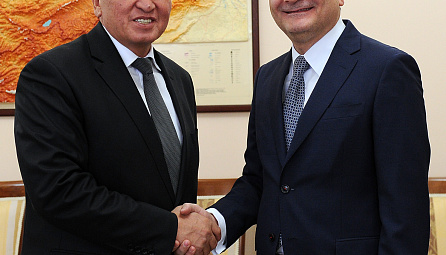 Meeting between the Prime Minister of the Kyrgyz Republic Sooronbay Jeenbekov and the Chairman of the Board of the EEC Tigran Sargsyan