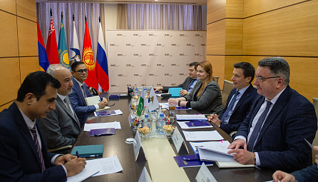 Андрей Слепнев встретился с послом Пакистана Файсалом Ниазом Тирмизи