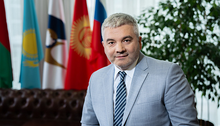 Артак Камалян: «Несмотря на сложную экономическую, политическую и эпидемиологическую конъюнктуру, промышленный сектор ЕАЭС продолжает демонстрировать позитивную динамику»