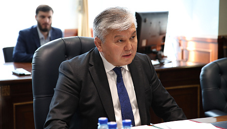 Встреча министра ЕЭК Арзыбека Кожошева с делегацией 