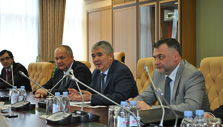 ԵՏՀ Նախարար Մ. Կադիրկուլովի հանդիպումը ԵԲԸ տնօրեն Ֆ. Շաուֆի հետ