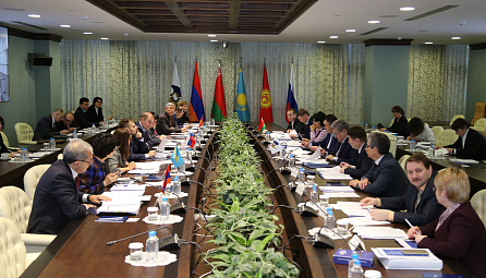 Adamkul Zhunusov - The measures taken by the EAEU States on demonopolization promote competition