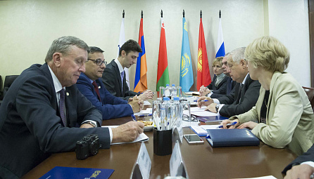 Meeting of the Minister in charge of Technical Regulation of the EEC, V. Koreshkov, and the Deputy Director General of the OIE, J.F. Dop