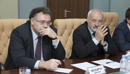 Meeting between  Sergei Sidorkiy, EEC Minister in charge of Industry and Agriculture and  Sandor Fazekas, Minister of Rural Development of Hungary