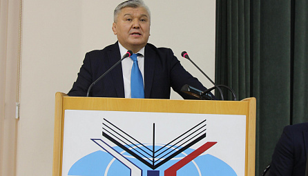 Арзыбек Кожошев выступил с лекцией перед студентами МГИМО