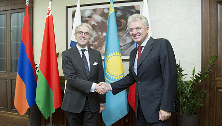 Viktor Khristenko, Chairman of the EEC Board meets with Rüdiger von Fritsch, German Ambassador Extraordinary and Plenipotentiary in the RF 