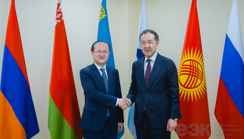 Бакытжан Сагинтаев провел переговоры с заместителем министра коммерции Китая Ян Дуном