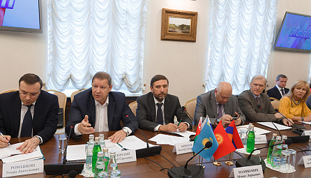 Փորձագետները քննարկել են ԵԱՏՄ երկրների ԱԱՀ մրցունակության հարցերը