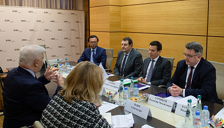 Рабочая встреча министра по торговле ЕЭК Андрея Слепнева с послом Сербии в России Момчило Бабичем