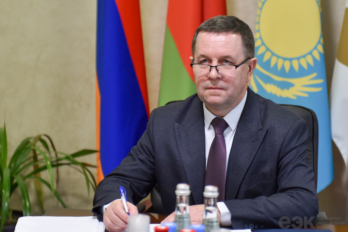 Рабочая встреча Владимира Синкевича с руководителем подразделения по конкуренции, защите прав потребителей и интеллектуальной собственности Секретариата АСЕАН Тханг Ван Луонгом(1)