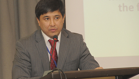 The EEC representative Askar Kishkembaev described the work of the Commission in the field of labour migration