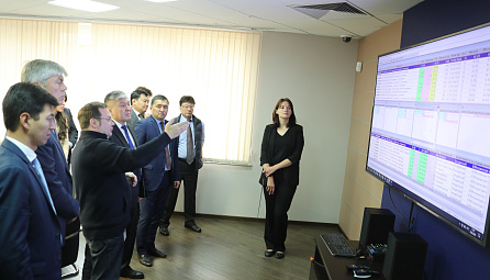 Арзыбек Кожошев ознакомился с деятельностью Санкт-Петербургской международной товарно-сырьевой биржи 
