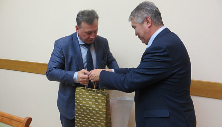 Министр ЕЭК М.Кадыркулов встретился с депутатом Госдумы РФ А.Чепой и заместителем Минобрнауки РФ Вениамином Кагановым