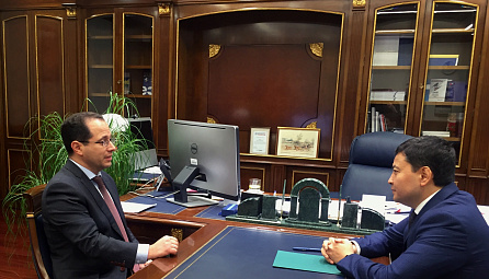 The EEC Minister Danil Ibraev discussed joint work with the Director of the EDB Centre for Integration Studies Evgeny Vinokurov 