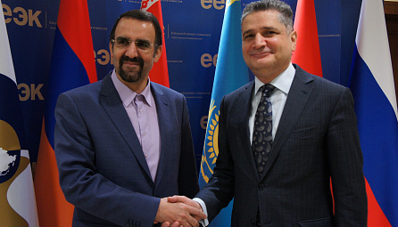 ԵՏՀ Կոլեգիայի նախագահ Տիգրան Սարգսյանի հանդիպումը ՌԴ-ում Իրանի Իսլամական Հանրապետության դեսպան Մեհդի Սանաիի հետ