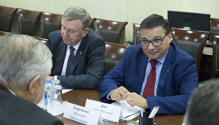 Meeting of the Minister in charge of Technical Regulation of the EEC, V. Koreshkov, and the Deputy Director General of the OIE, J.F. Dop