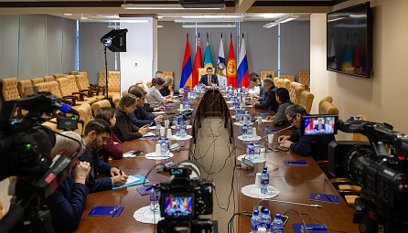 Пресс-конференция министра по торговле ЕЭК Андрея Слепнёва