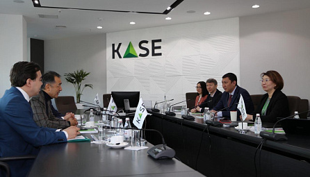 Состоялась встреча министра по экономике и финансовой политике Евразийской экономической комиссии Бакытжана Сагинтаева с председателем Казахстанской фондовой биржи Алиной Алдамберген