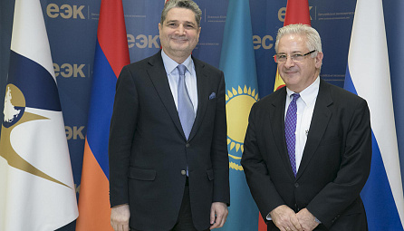 ԵՏՀ Կոլեգիայի նախագահ Տ. Սարգսյանի հանդիպումը Ռուսաստանում Ամերիկյան առևտրային պալատի նախագահ Ա. Ռոձյանկոյի հետ