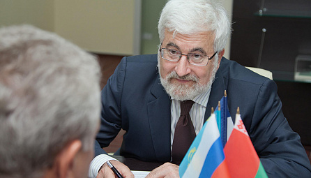 Встреча Виктора Христенко с послом Франции в России Жаном де Глиниасти