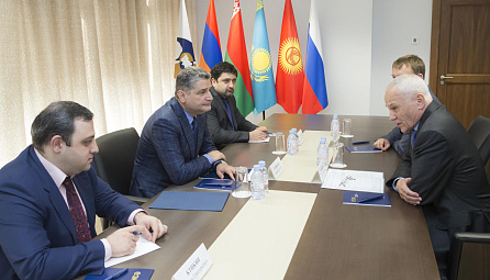 ԵՏՀ նախագահ Տ. Սարգսյանի և Ռուսաստանի և Բելառուսի միութենական պետության պետական քարտուղար Գ. Ռապոտայի հանդիպումը 