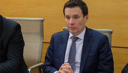 Министр по торговле ЕЭК Андрей Слепнев провел встречу с замминистра иностранных дел Ирана Хамидом Ганбар