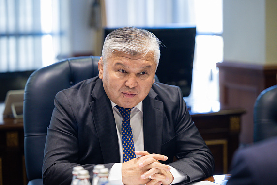 Арзыбек Кожошев провел рабочую встречу с главой КСТП Михаилом Гончаровым