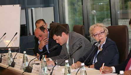 Representatives of the EEC and the government authorities of Armenia discussed the potential development of the republic's economy.