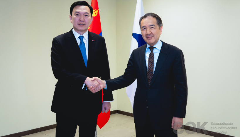 Бакытжан Сагинтаев провел переговоры с Председателем Великого Государственного Хурала Монголии Ням-Осорын Учралом