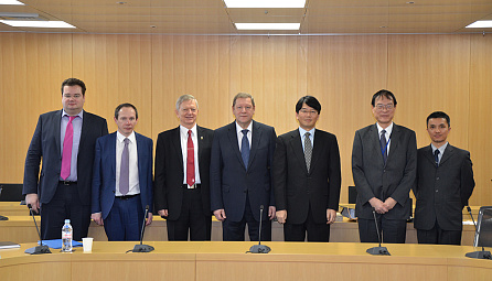 EAEC Minister Sergey Sidorskiy took part in the seminar ‘Industrial Cooperation between EAEC and Japan’ in Japan. 