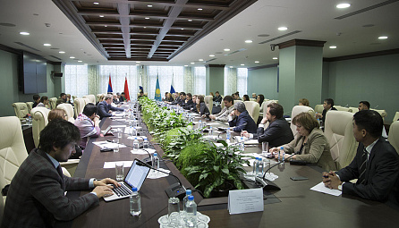 Աշխատանքային խմբի նիստին քննարկվել է տնտեսության առանձին ոլորտներում «զուգահեռ» ներմուծման հնարավոր օրինականացումը