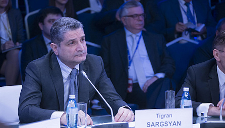 Chairman of the Board of the EEC Tigran Sargsyan moderated a round table at SPIEF