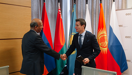 Андрей Слепнев обсудил с послом Индии Винаем Кумаром работу над торговым соглашением