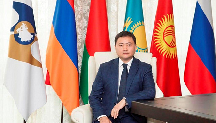 Интервью Министра ЕЭК Данила Ибраева газете «Звязда»: «Кыргызстан в ЕАЭС: снежные пики и протоптанные тропы»