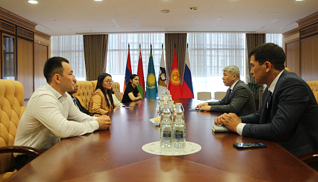 Министры ЕЭК встретились с выпускниками Финансового университета при Правительстве РФ