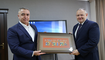 Рабочая встреча Максима Ермоловича с главой Комитета по развитию конкуренции и защите прав потребителей Узбекистана Халилилло Турахужаевым