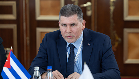 Бакытжан Сагинтаев провел переговоры с заместителем Председателя Совета министров, министром внешней торговли и иностранных инвестиций Кубы