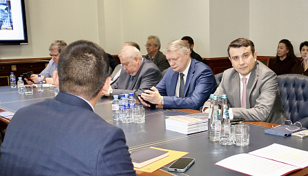 Арзыбек Кожошев провел встречу с научно-экспертным сообществом