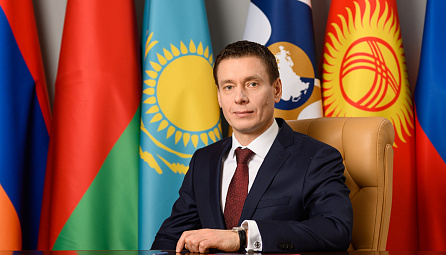 Совет ЕЭК установил порог беспошлинного ввоза и ставки таможенных пошлин для товаров внешней электронной торговли