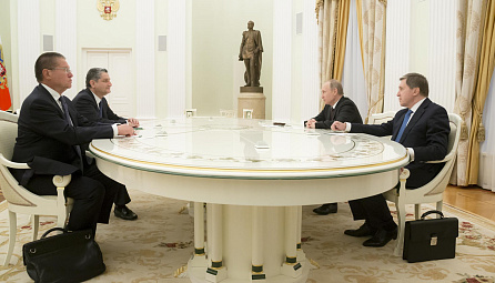 President of the Russian Federation Vladimir Putin holds a meeting with Chairman of the Eurasian Economic Commission Tigran Sargsyan