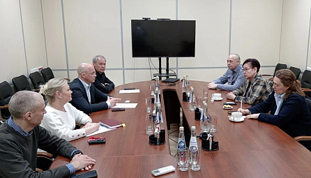Дэлегацыя ЕЭК азнаёмілася з парадкам праходжання абавязковых працэдур працоўнымі краін ЕАЭС у міграцыйным цэнтры «Сахарава» ў Маскве
