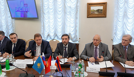 Сарапшылар ЕЭО елдерінің АӨК бәсекеге қабілеттігінің мәселелерін талқылады 