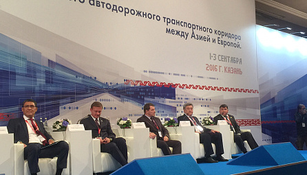 ЕЭК министри  А. Жунусов “Россиянын жолдору XXI  кылымда” көргөзмө-форумуна катышты